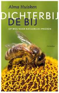 Dichter bij de bij