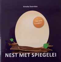 Nest met spiegelei