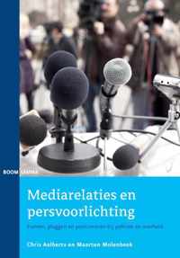 Mediarelaties en persvoorlichting - Chris Aalberts, Maarten Molenbeek - Paperback (9789462363861)