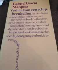 Verhaal van een schipbreukeling die tien dagen zonder eten of drinken op een vlot ronddobberde, tot held van de natie werd uitgeroepen, door schoonheidskoninginnen werd afgezoend en door de publiciteit in goeden doen kwam, ...