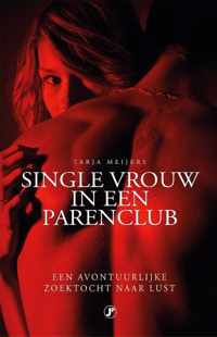 Single vrouw in een parenclub