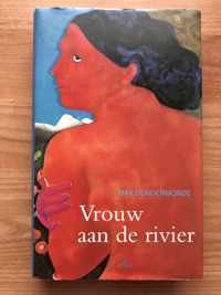 Vrouw aan de rivier