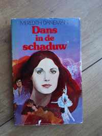 Dans in de schaduw