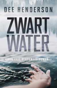 Evie Blackwell 1 -   Zwart water