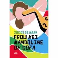 Frou mei mandoline op sofa