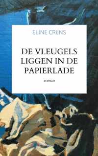 De vleugels liggen in de papierlade