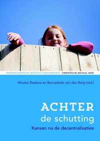 Achter de schutting