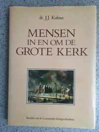 Mensen in en om de grote kerk