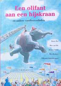 Een olifant aan een hijskraan