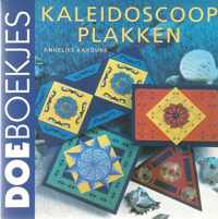 Doeboekjes kaleidoscoopkaarten plakken