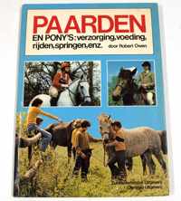 Paarden en pony's: verzorging, voeding, rijden, springen, enz.