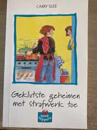 Geklutste geheimen met strafwerk toe (AVI-7)  Boektoppers