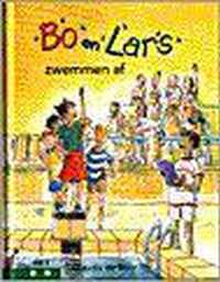 Bo en Lars zwemmen af | De Boer C.