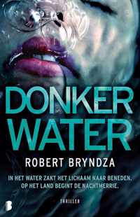 Erika Foster 3 -   Donker water