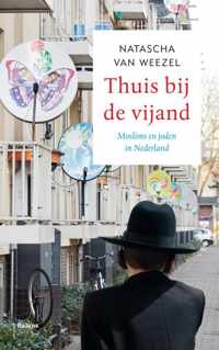 Thuis bij de vijand - Natascha van Weezel - Paperback (9789460034664)