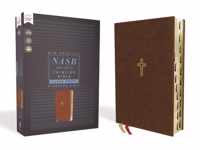 NASB, Thinline Bible, Large Print, Leathersoft, Brown, Red Letter, 1995 Text, Thumb Indexed, Comfort Print