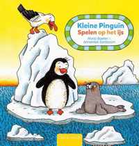 Kleine Pinguïn. Spelen op het ijs