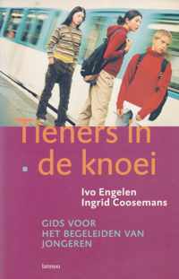 Tieners In De Knoei