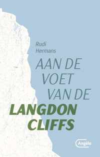 Aan de voet van de Langdon Cliffs