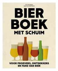 Bierboek met schuim