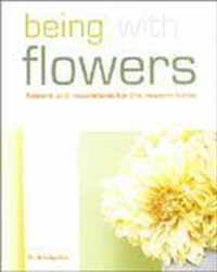 Being with flowers (baholyodhin ou) (hb)