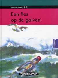 Een fles op de golven