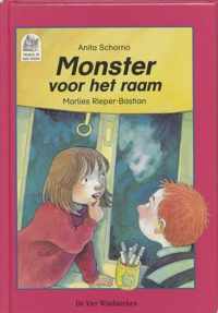 Monster Voor Het Raam