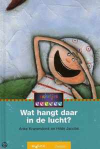 WAT HANGT DAAR IN DE LUCHT?