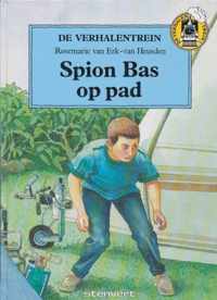 Spion Bas op pad