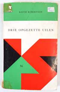 Drie opgezette uilen