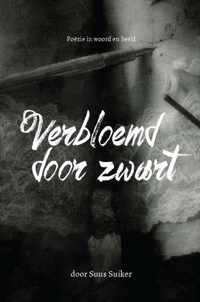 Verbloemd door zwart