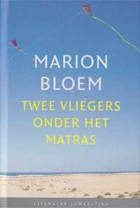 Twee vliegers onder het matras