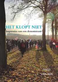 Het klopt niet - Theo van Rijn - Paperback (9789464482829)