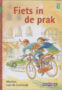 Klavertje twee-serie AVI 3 -   Fiets in de prak